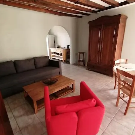 : Les Flambeaux Holiday home *